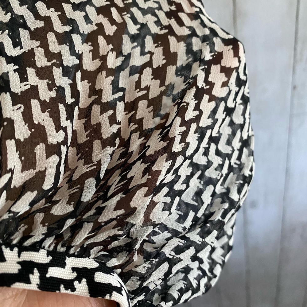 Diane Von Furstenberg Black and White Mini Wrap Dress - Picture 5 of 15